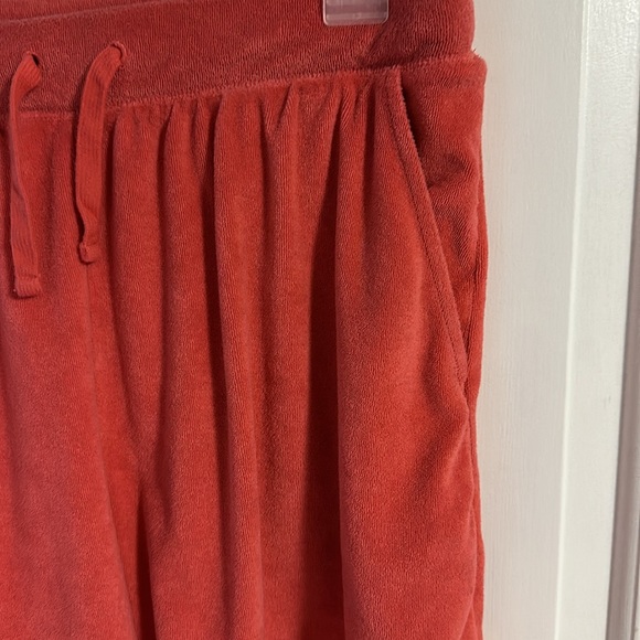 Size large old Navy shorts - Picture 3 of 4
